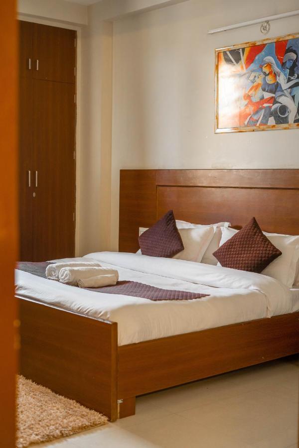 The Lodgers 2 Bhk Serviced Apartment Infront Of Artemis Hospital Gurgaon Buitenkant foto