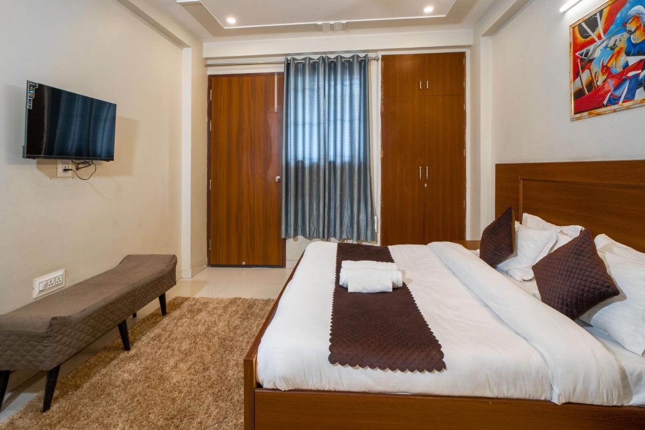 The Lodgers 2 Bhk Serviced Apartment Infront Of Artemis Hospital Gurgaon Buitenkant foto